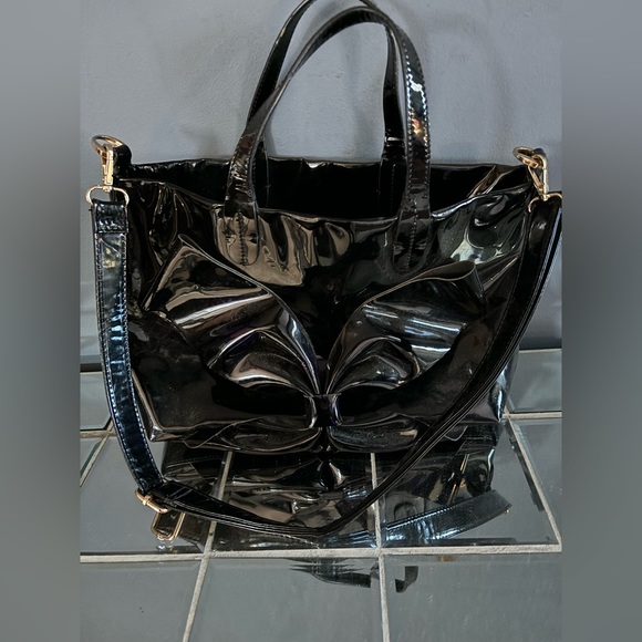 Black oversized bow tote purse by MEDIA - Picture 1 of 3